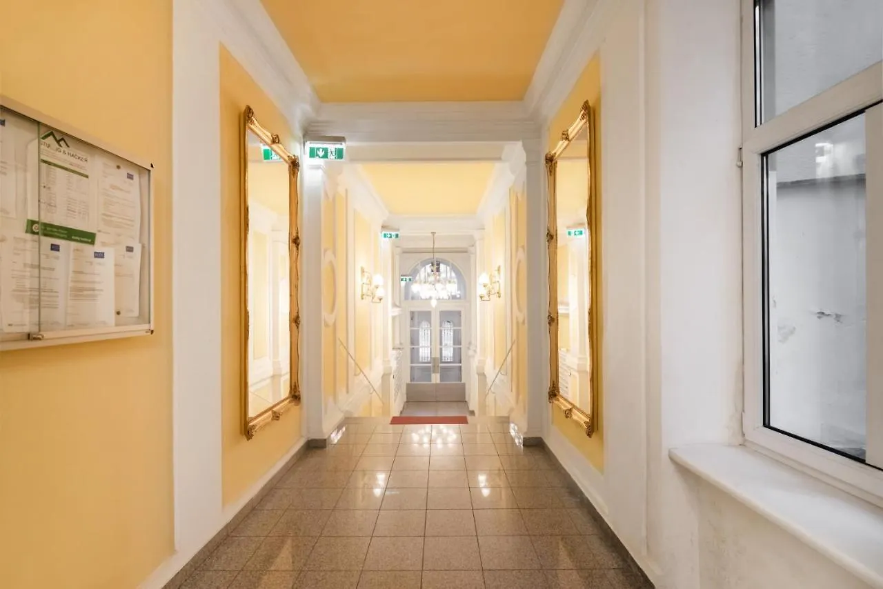 Cozy And Central City Apartment At The Belvedere Wenen 0*,