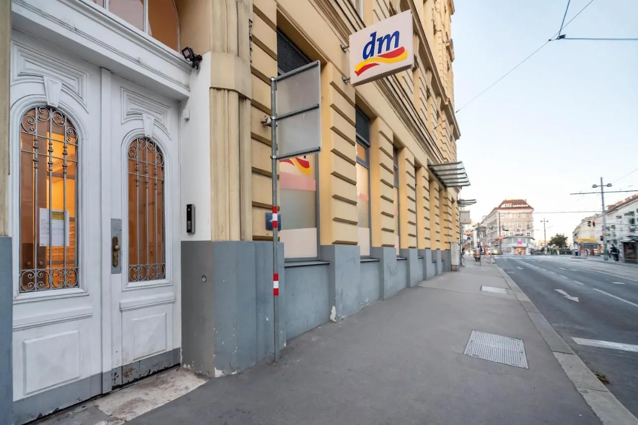 Cozy And Central City Apartment At The Belvedere Wenen Oostenrijk