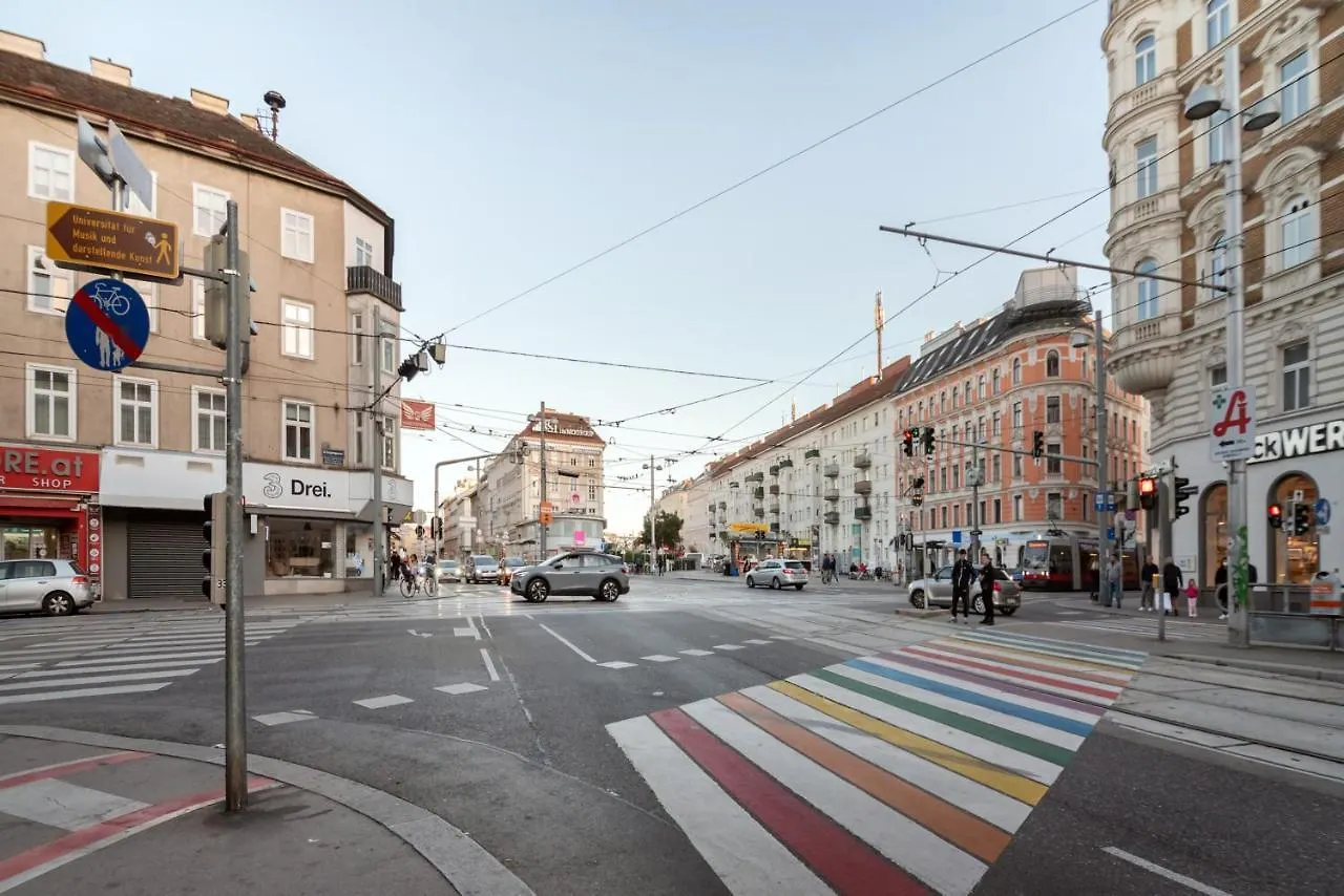 Cozy And Central City Apartment At The Belvedere Wenen 0*,
