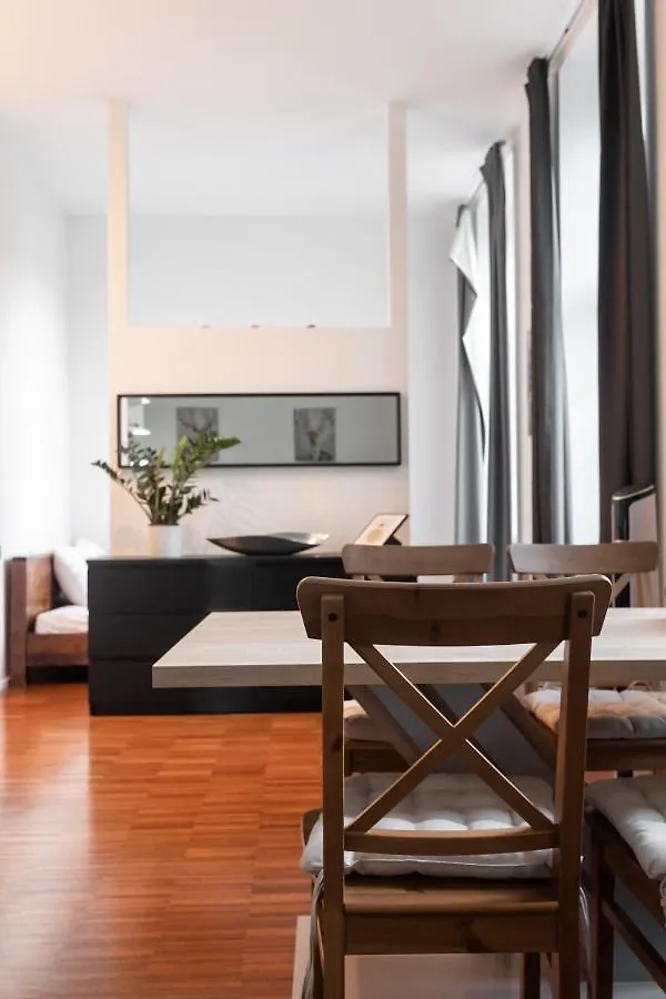 Cozy And Central City Apartment At The Belvedere Wenen Oostenrijk